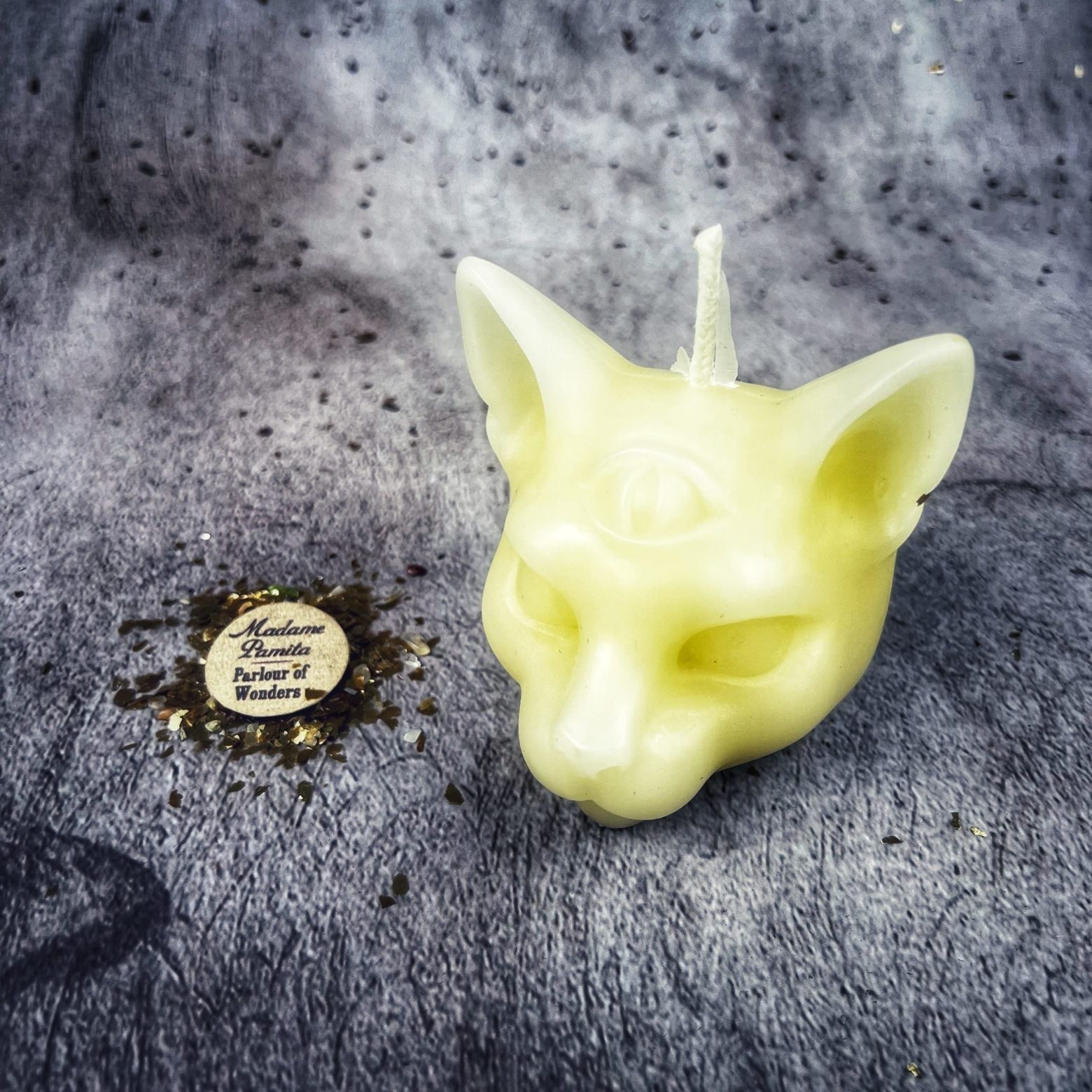 Beeswax Psychic Cat Spell Candle - Intuition & Clairvoyance Magic